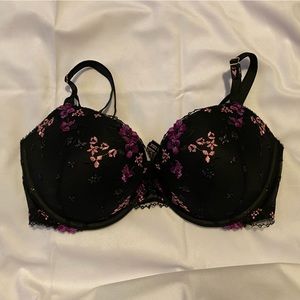 BNWT Victoria’s Secret bra 36DD